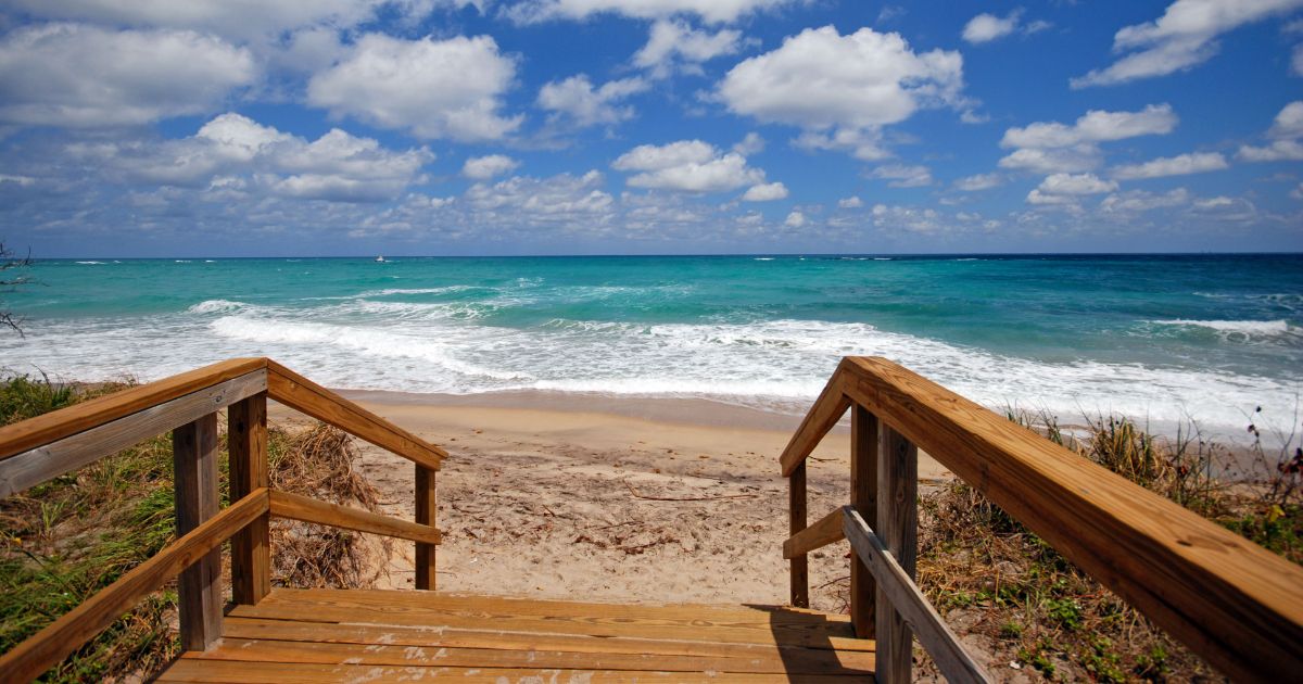 a beach near Jupiter Bluffs